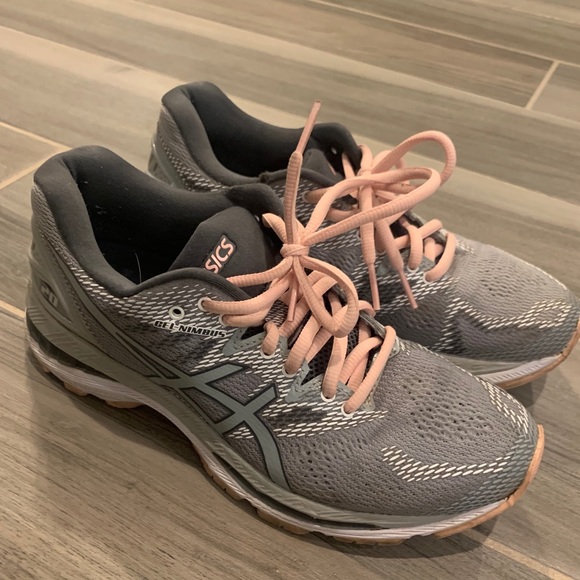 Women’s ASICS Gel Nimbus 20 size 6 - Picture 2 of 5